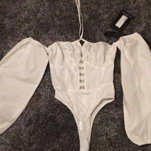 White bodysuit longsleeve. BRAND NEW, NEVER WORN